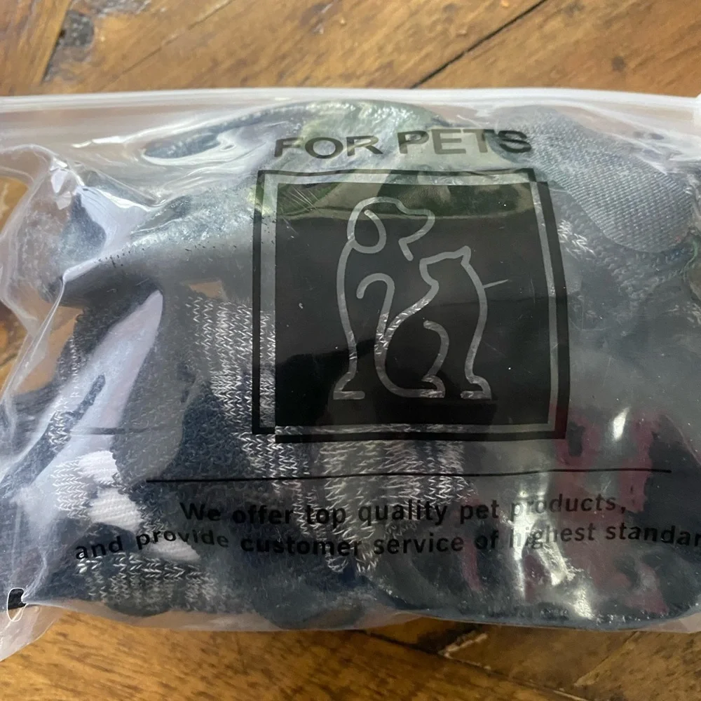 NWT Scene Weaver Black and Gray Dog Booties